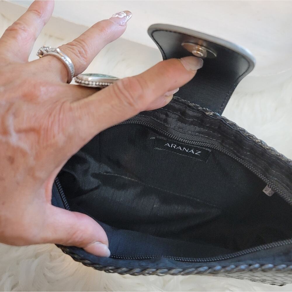 ARANAZ Handmade Filipino Woven Clutch w Metallic Embossed Magnetic Closure - Picture 12 of 16
